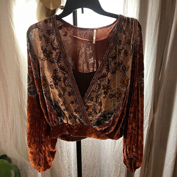 FP Rare Mata Hari velvet top - xs ( fits up to a large) - Picture 3 of 7